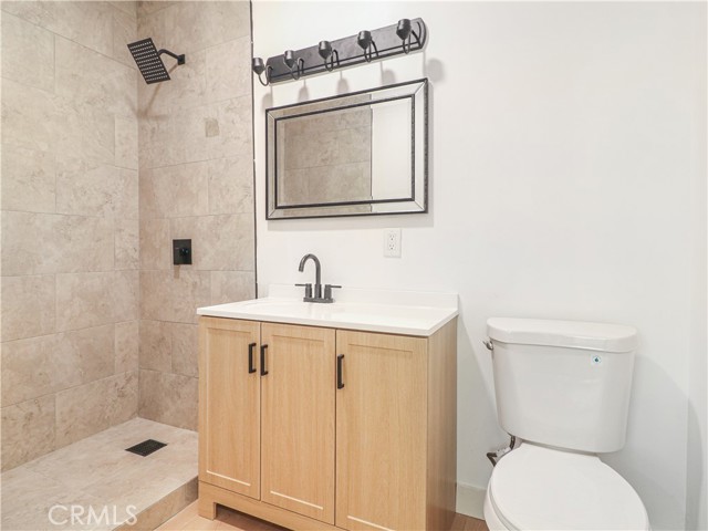 13918 Flallon Avenue, Norwalk CA: https://media.crmls.org/medias/efc52800-9dc8-403b-b27d-a024606774ef.jpg
