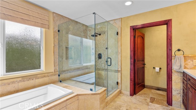 24604 Apple Street, Newhall CA: https://media.crmls.org/medias/efc5777b-84bb-4f48-a888-76cb4ba54155.jpg
