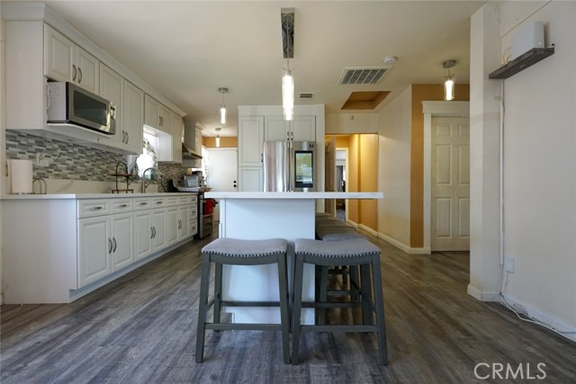 Detail Gallery Image 6 of 30 For 1453 W 56th, Los Angeles,  CA 90062 - 3 Beds | 2 Baths