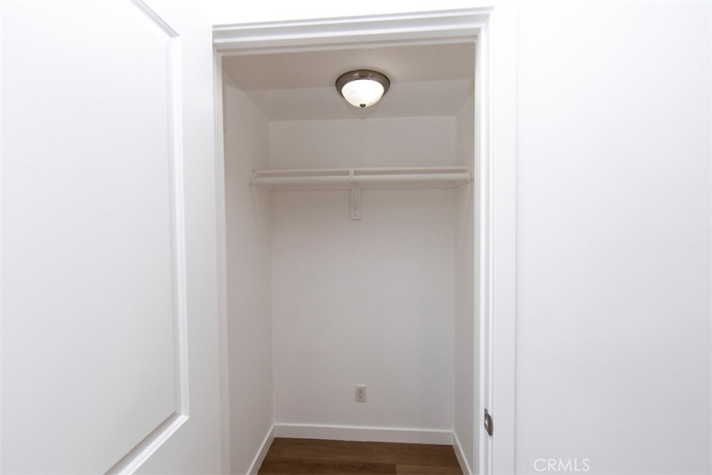 https://media.crmls.org/medias/efc676d0-f2a5-4687-90df-37661b1fcfe8.jpg?preset=X-Large