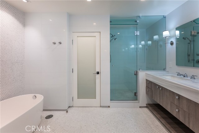 1333 S Beverly Glen Boulevard, Los Angeles CA: https://media.crmls.org/medias/efc6bb35-5ede-44f9-81a5-e09bf9717c59.jpg