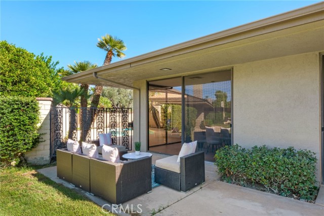 61 Cornell, Rancho Mirage CA: https://media.crmls.org/medias/efc6c6f7-0a1a-4279-a2f5-5a588377951b.jpg