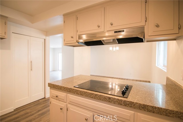 Detail Gallery Image 6 of 20 For 1206 Agate St a,  Redondo Beach,  CA 90277 - 3 Beds | 2/1 Baths