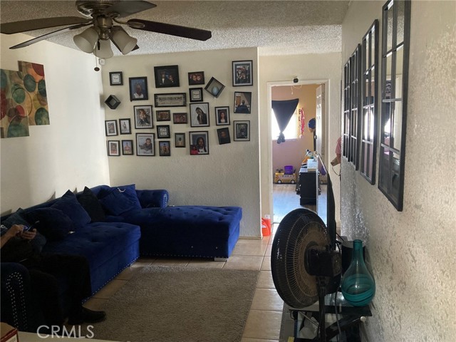 1131 Barstow Road, Barstow CA: https://media.crmls.org/medias/efc86a3b-ffe9-45b4-a530-e3fe47c52714.jpg