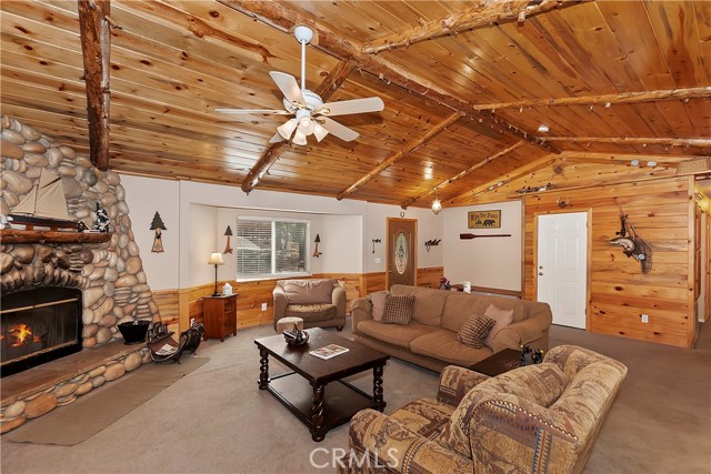 Detail Gallery Image 7 of 31 For 1394 La Crescenta Dr, Big Bear City,  CA 92314 - 3 Beds | 2 Baths