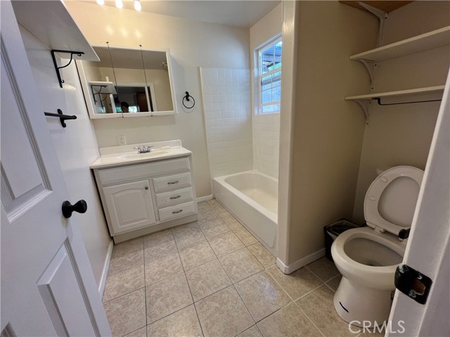 Detail Gallery Image 5 of 11 For 4727 Milne Dr, Torrance,  CA 90505 - 2 Beds | 1 Baths