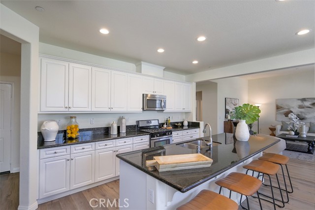 Detail Gallery Image 12 of 40 For 13208 Early Crimson St, Corona,  CA 92880 - 5 Beds | 3 Baths