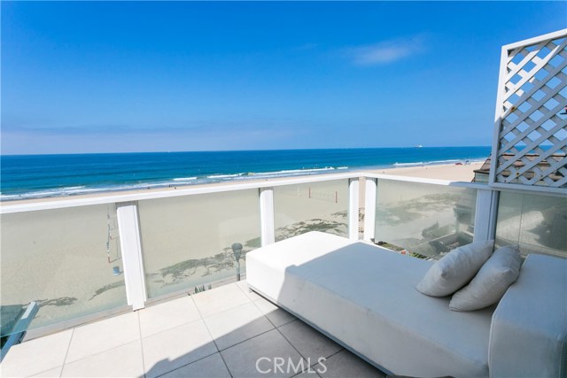 1912 The Strand, Manhattan Beach, California 90266, 5 Bedrooms Bedrooms, ,4 BathroomsBathrooms,Residential,Sold,The Strand,SB17026827