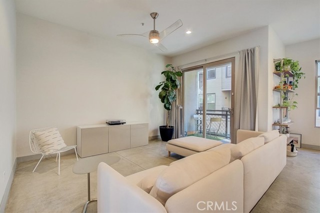 Efcadc83 2320 4715 8008 C44942d444e3