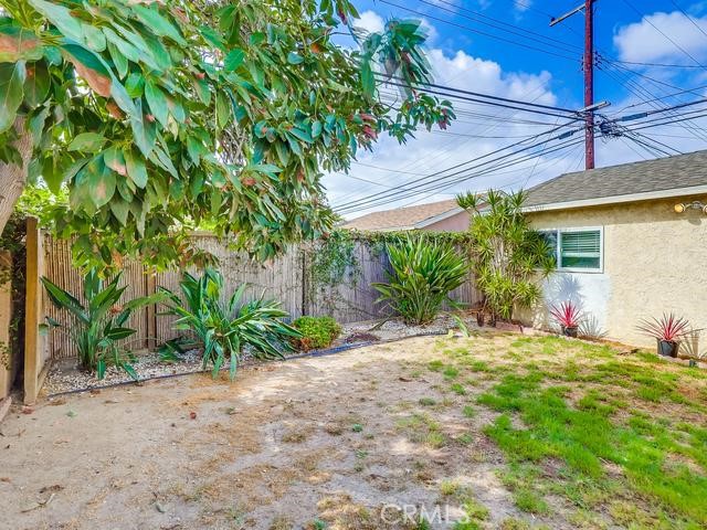 Image 49 of 60 For 20833 Verne Avenue