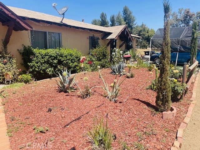 22080 Ellis Avenue, Perris CA: https://media.crmls.org/medias/efcc1b59-60b2-4cfe-8c28-b238bd9acf5b.jpg