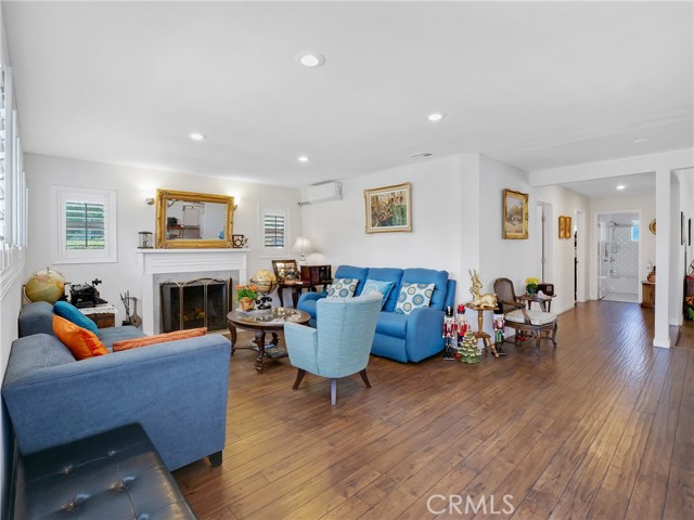 401 E Cherry Avenue, Monrovia CA: https://media.crmls.org/medias/efcc625a-5486-4c6d-9b62-6b8dc8991497.jpg
