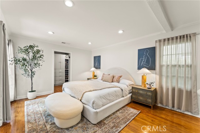 Detail Gallery Image 20 of 43 For 4428 Saugus Ave, Sherman Oaks,  CA 91403 - 4 Beds | 4 Baths