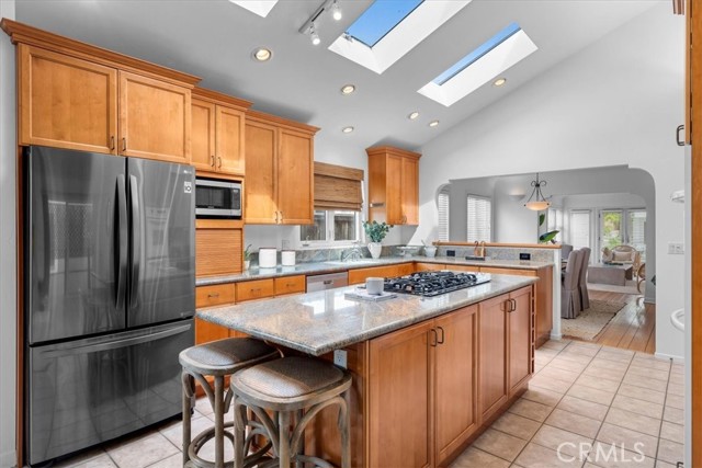 412 5th Street, Manhattan Beach, California 90266, 3 Bedrooms Bedrooms, ,3 BathroomsBathrooms,Residential,Sold,5th,SB23147369