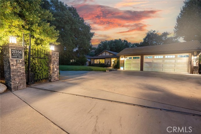 Detail Gallery Image 16 of 42 For 21356 Placerita Canyon Rd, Newhall,  CA 91321 - 5 Beds | 3 Baths