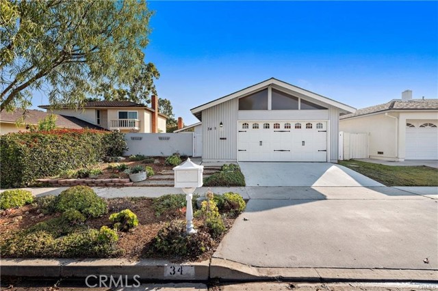 Detail Gallery Image 2 of 27 For 34 Mann St, Irvine,  CA 92612 - 4 Beds | 2 Baths