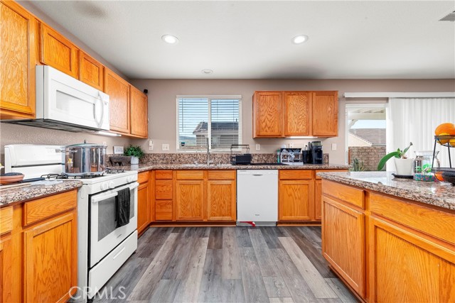 Detail Gallery Image 27 of 38 For 38609 Erika, Palmdale,  CA 93551 - 5 Beds | 3 Baths