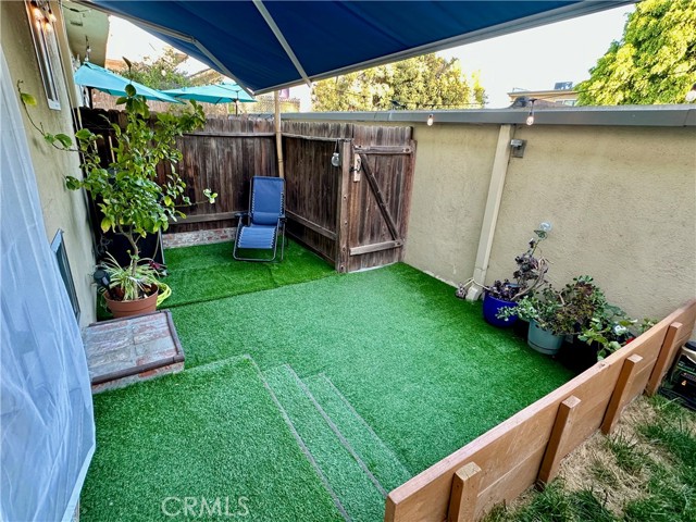 Detail Gallery Image 5 of 40 For 11138 Aqua Vista St #3,  Studio City,  CA 91602 - 2 Beds | 1/1 Baths
