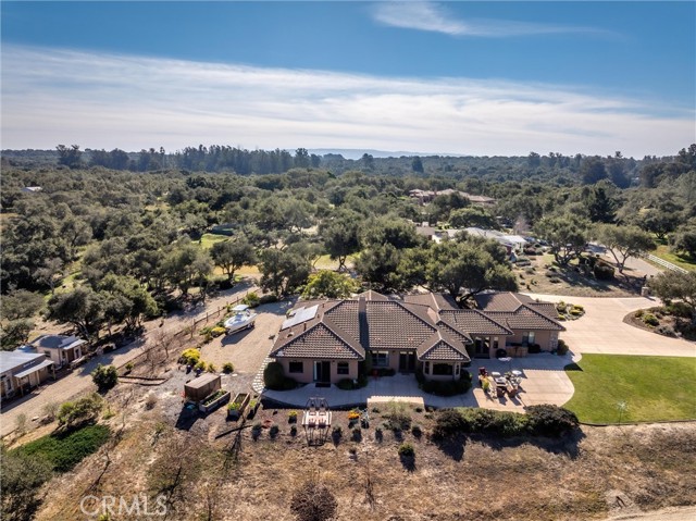 325 Red Oak Way, Arroyo Grande CA: https://media.crmls.org/medias/efd195f3-deed-4f87-9ad9-638b1b2d317e.jpg