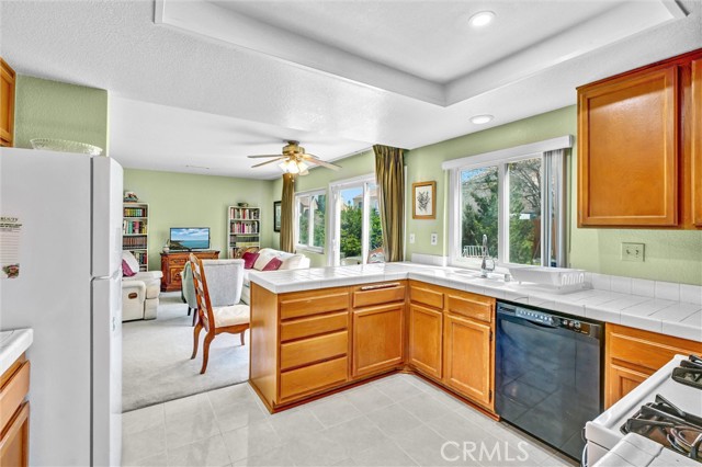 Detail Gallery Image 16 of 41 For 37230 45th St E, Palmdale,  CA 93552 - 4 Beds | 3 Baths