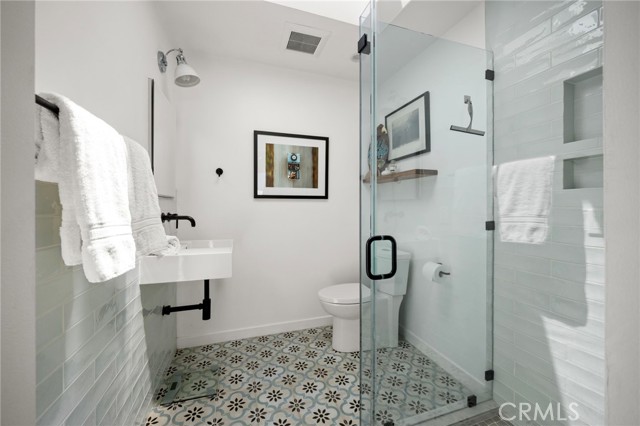 125 Broadway, Redondo Beach, California 90277, 3 Bedrooms Bedrooms, ,2 BathroomsBathrooms,Residential,For Sale,Broadway,SB26087245