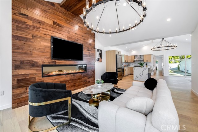 Detail Gallery Image 6 of 45 For 5652 Lemp Ave, North Hollywood,  CA 91601 - 5 Beds | 4 Baths