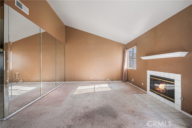 Detail Gallery Image 13 of 55 For 3605 E Anaheim #407,  Long Beach,  CA 90804 - 3 Beds | 2 Baths