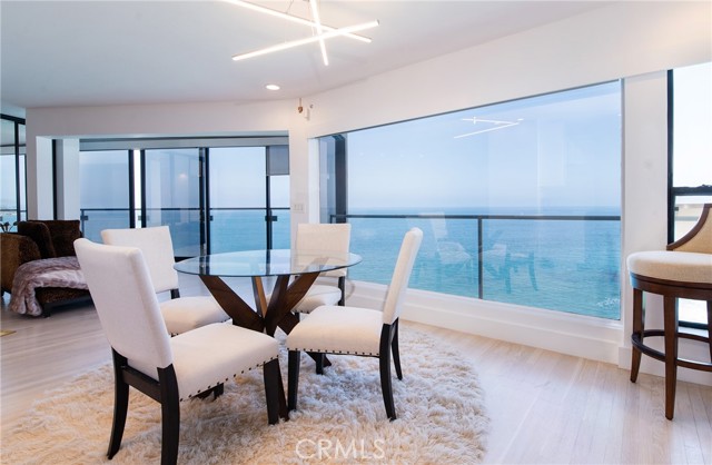 Detail Gallery Image 3 of 39 For 31561 Table Rock Dr #207,  Laguna Beach,  CA 92651 - 2 Beds | 2 Baths