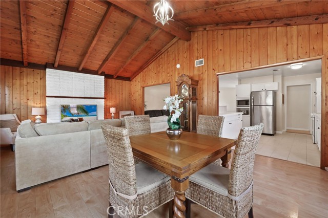 20071 Moontide Circle, Huntington Beach CA: https://media.crmls.org/medias/efd4d121-9cc0-4c20-b388-725fed0cf016.jpg