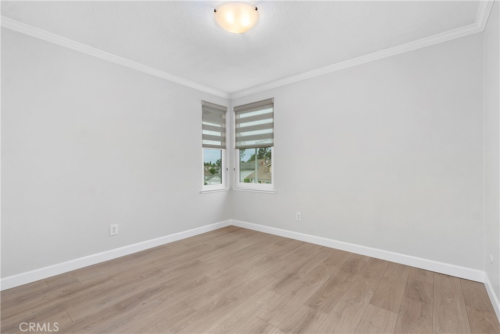 https://media.crmls.org/medias/efd4e0f7-6cb3-4d23-ae74-4b72d462b0cf.jpg?preset=X-Large