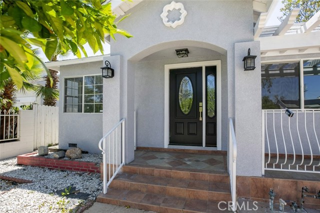 Detail Gallery Image 2 of 30 For 17710 Martha St, Encino,  CA 91316 - 3 Beds | 2 Baths