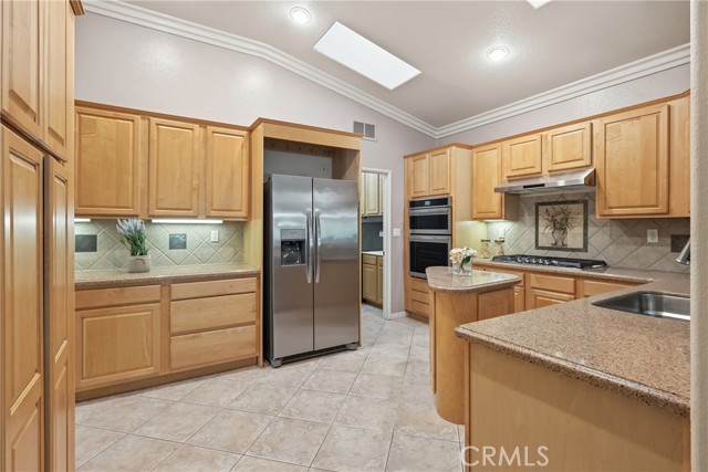 Detail Gallery Image 5 of 27 For 24164 Calle Artino, Murrieta,  CA 92562 - 3 Beds | 2 Baths