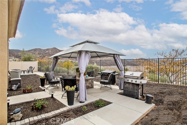 Detail Gallery Image 22 of 34 For 24449 Payton Dr, Lake Elsinore,  CA 92532 - 4 Beds | 3 Baths
