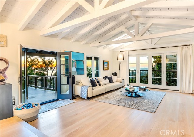 802 Rembrandt Drive, Laguna Beach CA: https://media.crmls.org/medias/efd64c51-0f2f-4318-bae1-52c62571be1b.jpg