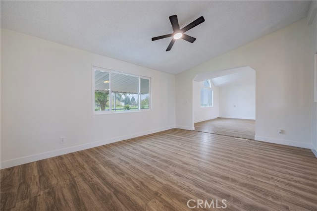 4000 Mariposa Way, Merced CA: https://media.crmls.org/medias/efd760ac-b8b2-424a-953c-702db9a06419.jpg