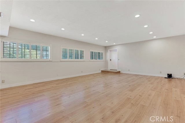 Detail Gallery Image 19 of 46 For 22781 Macfarlane Dr, Woodland Hills,  CA 91364 - 3 Beds | 3/1 Baths