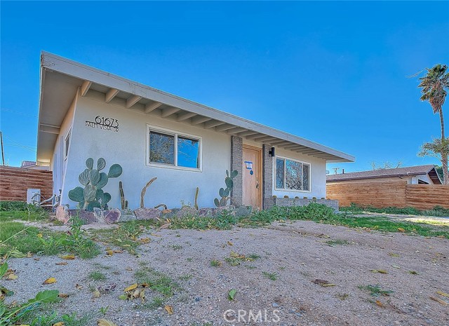 Detail Gallery Image 3 of 42 For 61673 Palm Vista, Joshua Tree,  CA 92252 - 2 Beds | 1 Baths