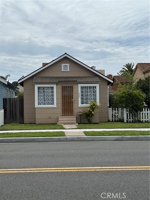 Detail Gallery Image 1 of 2 For 522 11th St, Huntington Beach,  CA 92648 - 2 Beds | 1 Baths