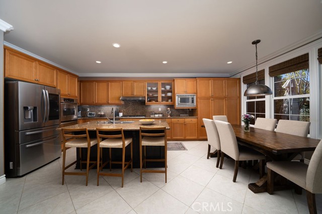 Detail Gallery Image 8 of 49 For 27050 Island Rd, Valencia,  CA 91355 - 5 Beds | 3 Baths