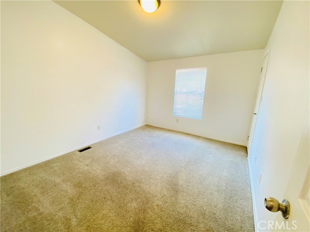 56476 Desert Gold Drive, Yucca Valley CA: https://media.crmls.org/medias/efda3bb6-3b81-4d36-83f8-ca62eab5c554.jpg
