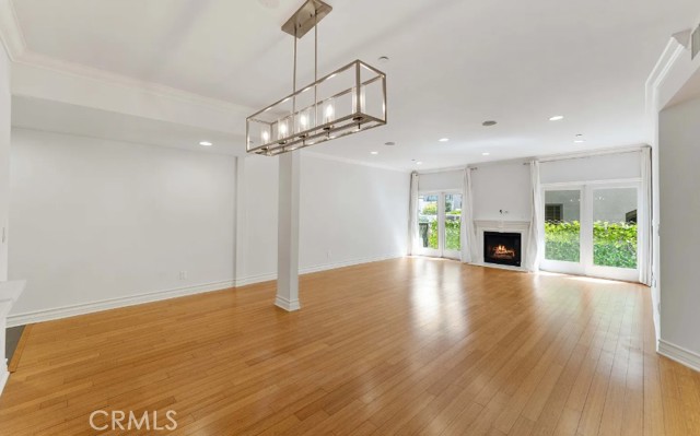 Detail Gallery Image 9 of 21 For 118 S Clark Dr #205,  West Hollywood,  CA 90048 - 3 Beds | 2/1 Baths