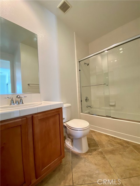 2750 Oak Hill Drive, Ontario CA: https://media.crmls.org/medias/efda6e62-ada5-4b5f-ad5a-7a0512b8ab78.jpg