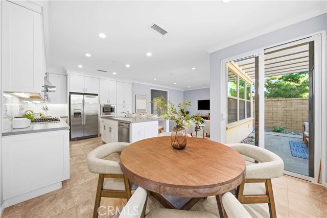 Detail Gallery Image 11 of 41 For 125 Island Coral, Irvine,  CA 92620 - 3 Beds | 2/1 Baths