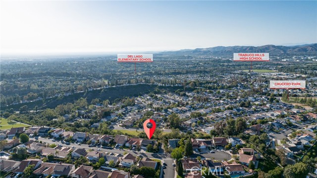 27591 Cenajo, Mission Viejo CA: https://media.crmls.org/medias/efdc1bae-6399-47fb-8726-2f39c0ffedf2.jpg