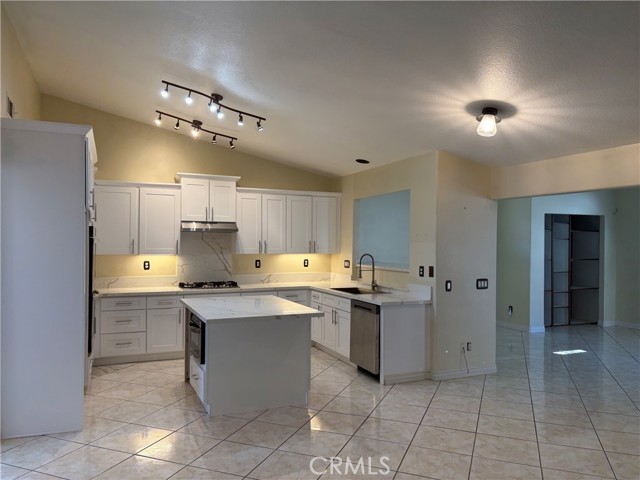 Detail Gallery Image 21 of 52 For 3834 N Silver Tree Ct, Rialto,  CA 92377 - 4 Beds | 2 Baths