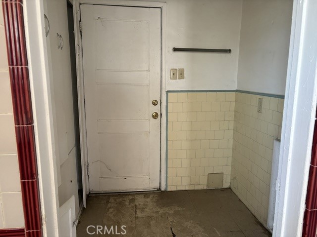 https://media.crmls.org/medias/efdce9e8-307f-41b9-bee7-9cac84230626.jpg?preset=X-Large