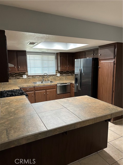 Detail Gallery Image 8 of 12 For 740 W Church Ave, Ridgecrest,  CA 93555 - 3 Beds | 2 Baths