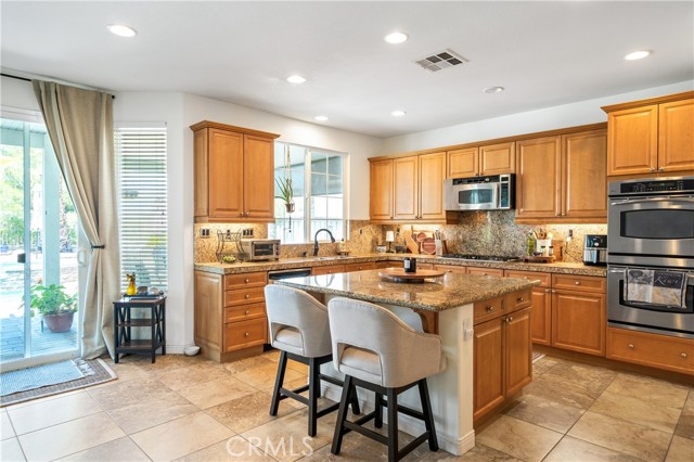 Detail Gallery Image 8 of 39 For 63 Volta Del Tintori St, Lake Elsinore,  CA 92532 - 5 Beds | 4/1 Baths