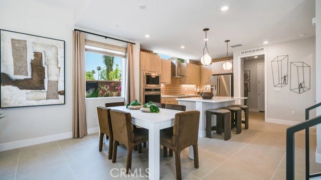 Detail Gallery Image 4 of 22 For 2690 Maverick Ln, Palm Springs,  CA 92264 - 3 Beds | 3/1 Baths