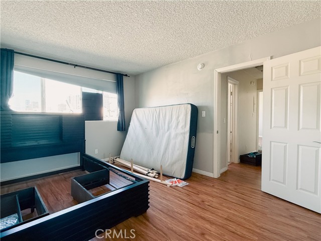 10614 Eastborne Avenue, Los Angeles CA: https://media.crmls.org/medias/efde291f-fc6d-49e0-813e-35ef61955dc4.jpg